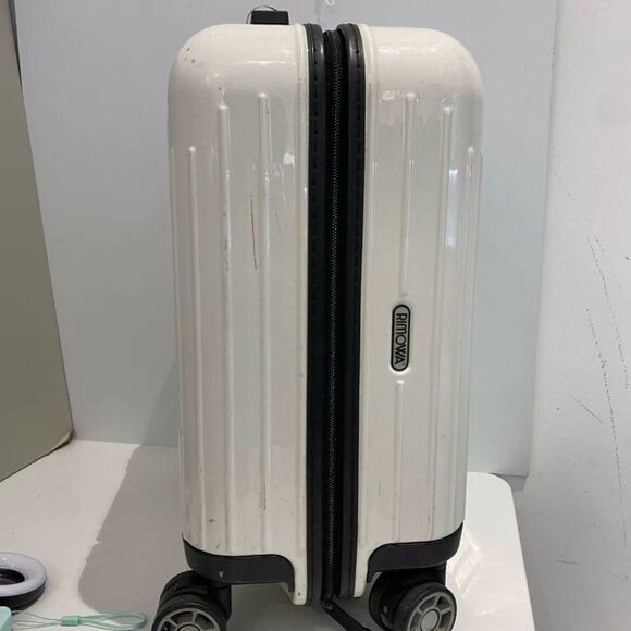 Rimowa Women Pre-Loved Bag Very Good Condition - Picture 4 of 5